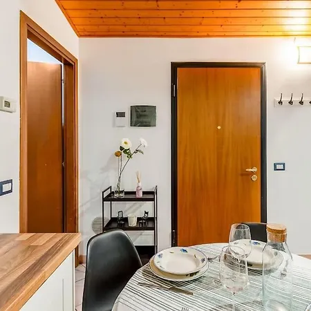 Station The First Apartman Milánó